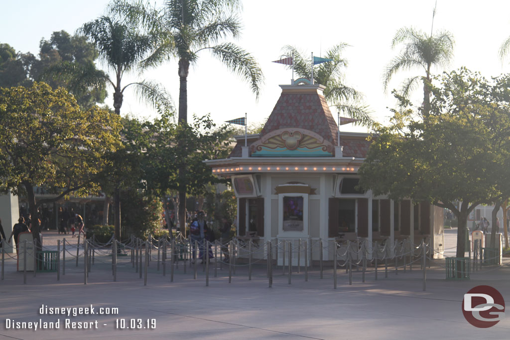 Same goes for the ticket booths. Several open and no waits.