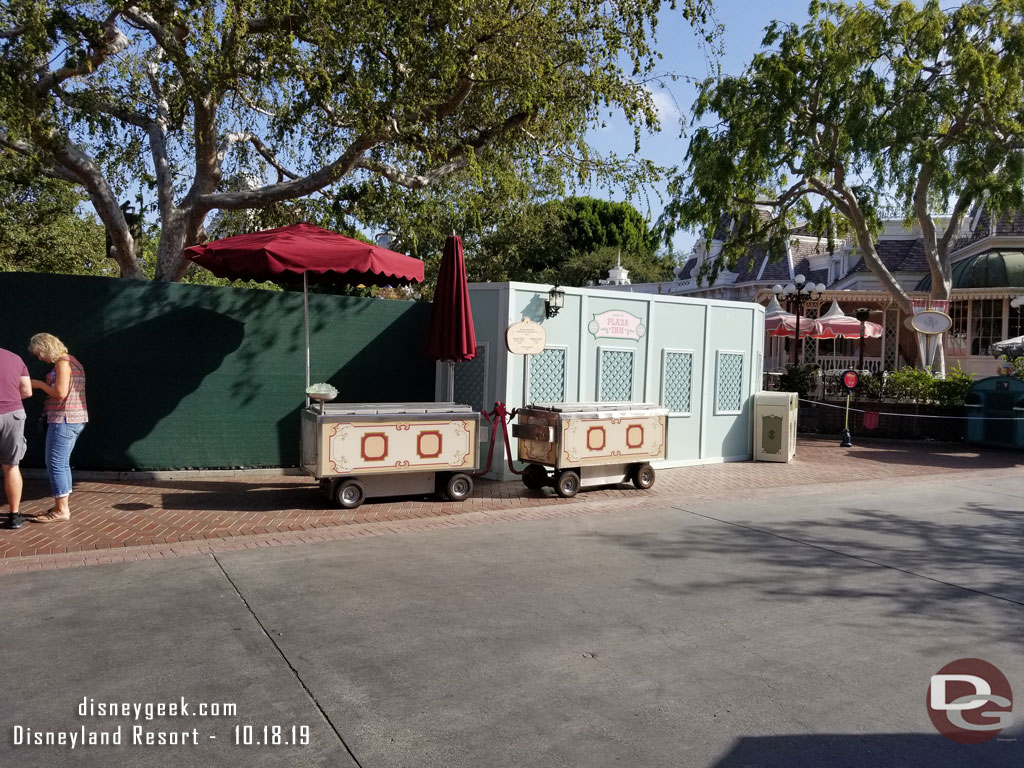 Renovation walls still span most of the east/Tomorrowland side of the hub.