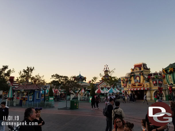 The Toons have decorated already.  A look around the Christmas decorations of Toontown.