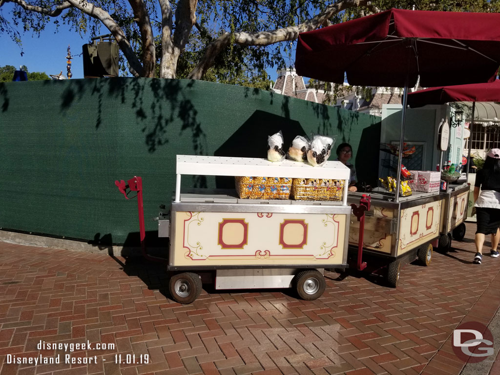 The hub/Tomorrowland Entrance renovation project continues.  Walls have been moved a bit to open up some walkways.