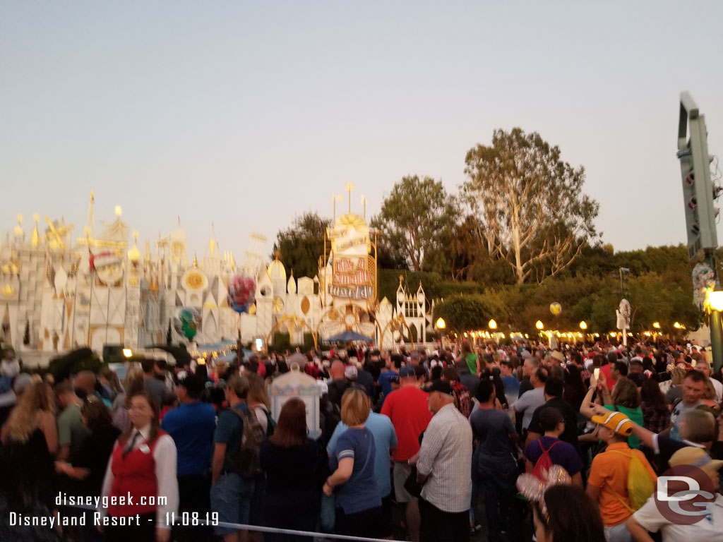 A good size crowd waiting for the lights to come on for its a small world holiday, this happens at 5:15pm