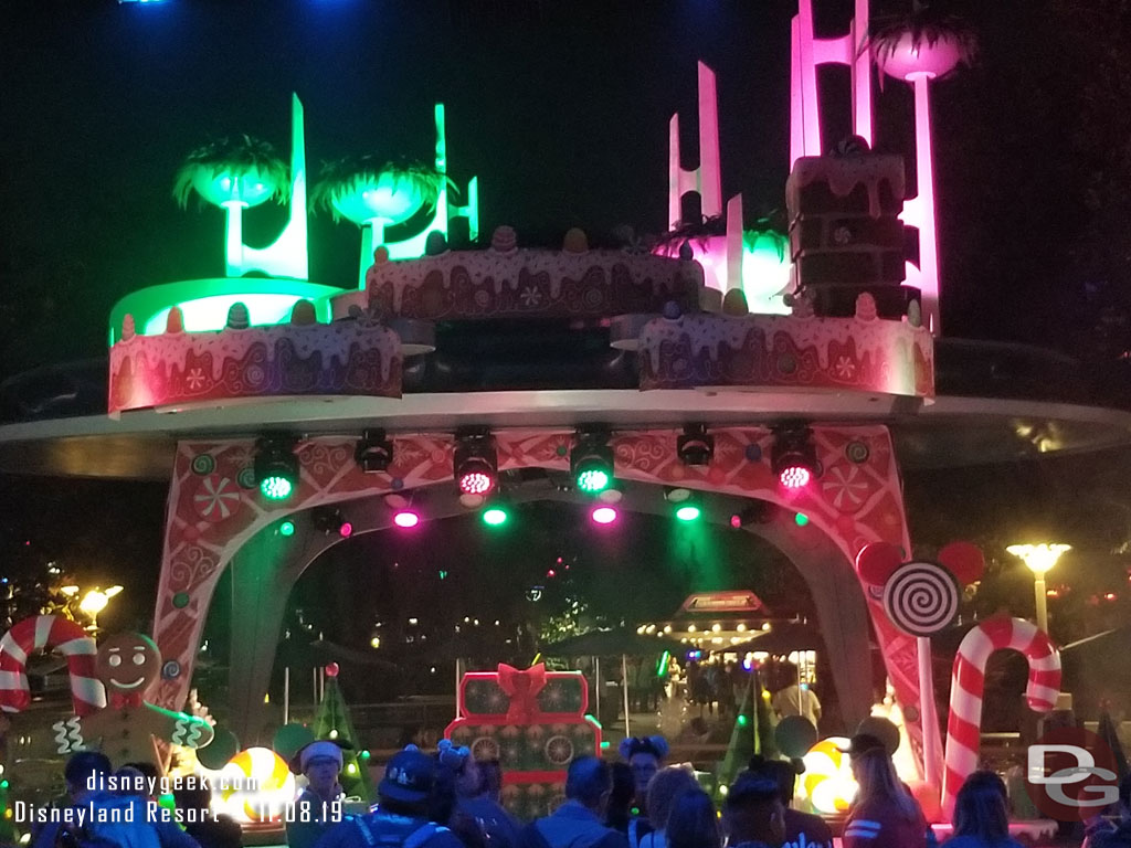 The Tomorrowland Terrace hosts Disney Holiday Dance Party on weekend and holiday nights.