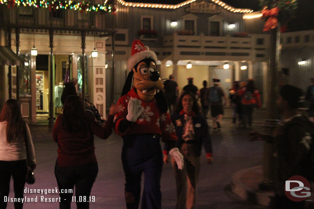 Goofy in Town Square