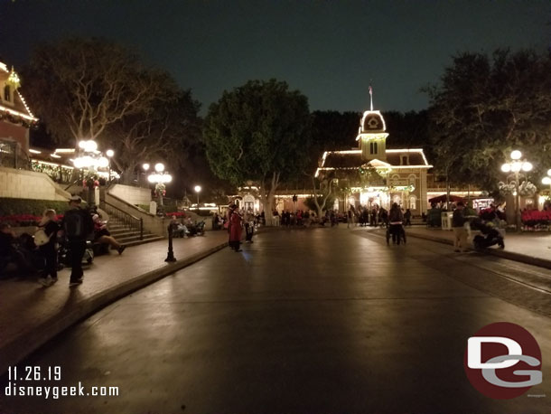 Returned to Disneyland and caught some of the Dickens Yuletide Band 7:30pm performance 