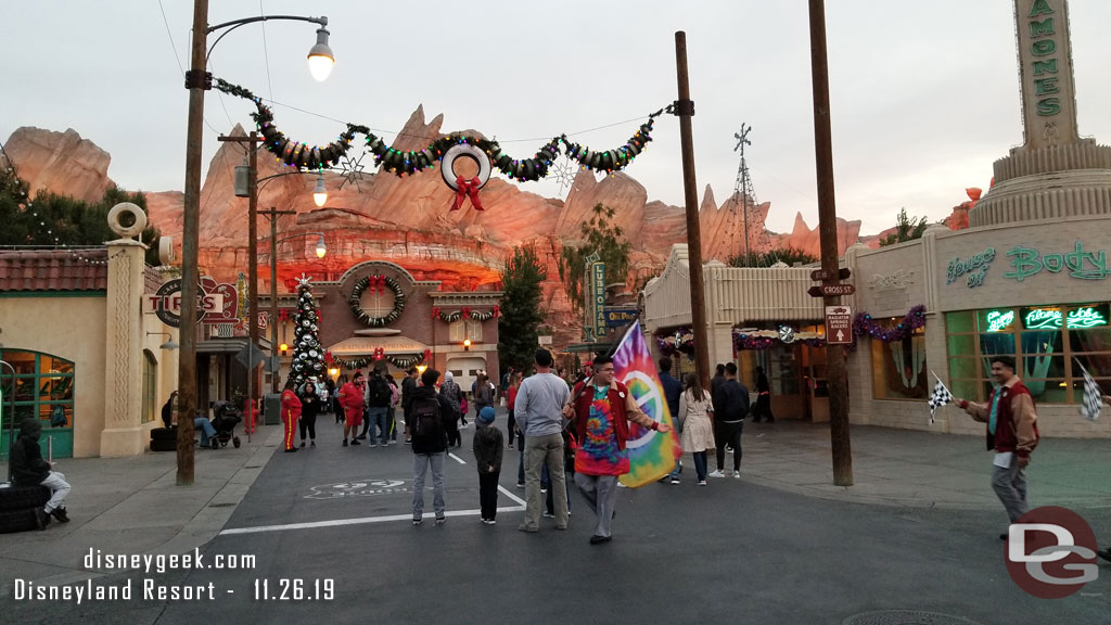 About 4:45pm they had the lighting moment for the rest of the neon and Christmas lights.