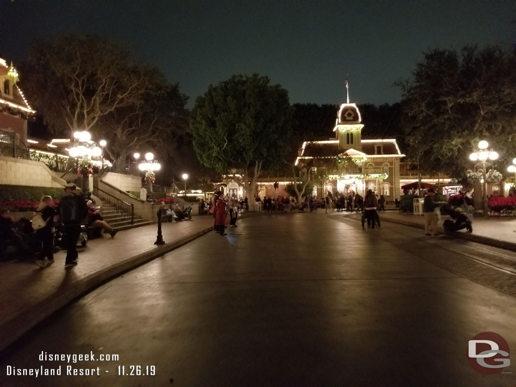 Returned to Disneyland and caught some of the Dickens Yuletide Band 7:30pm performance 