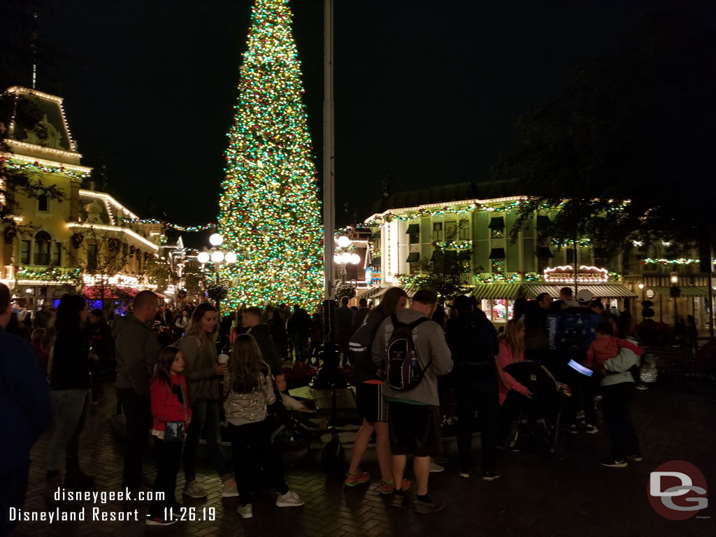 Behind me the wait for your picture by the Christmas tree was pushing 50 guests.