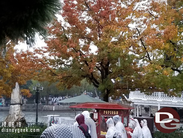 It was raining pretty good when we exited the Golden Horseshoe.