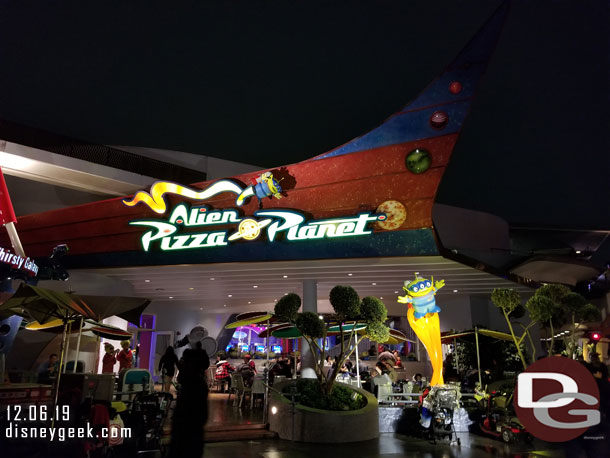 The aliens at Alien Pizza Planet have lights on them now.. they were dark for several weeks/months.