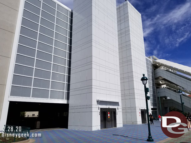 The new elevator and to the left of it the new walkway to the Chip and Dale parking area.