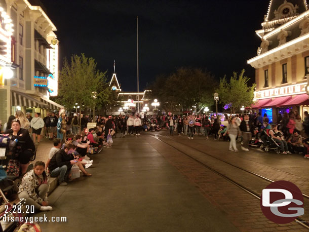 Returned to Main Street USA to find a spot for Mickey's Mix Magic.  This was the sight at 9:17pm (showtime is 9:30pm)