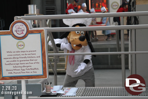 Goofy preparing to head on stage for Jr Chef show.