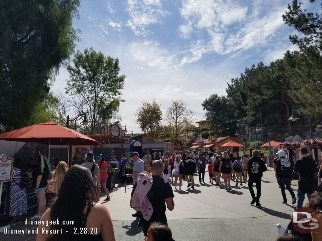 The 2020 Disney California Adventure Food and Wine Festival started today.  The parade route was congested with the festival & construction walls.