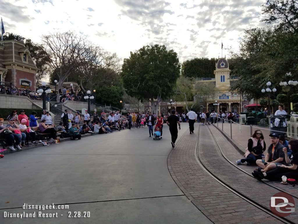 Town Square at 5:09pm, 50 min till parade time and not nearly as busy as the first parade.  The roped off area on the right is for dining package guests.