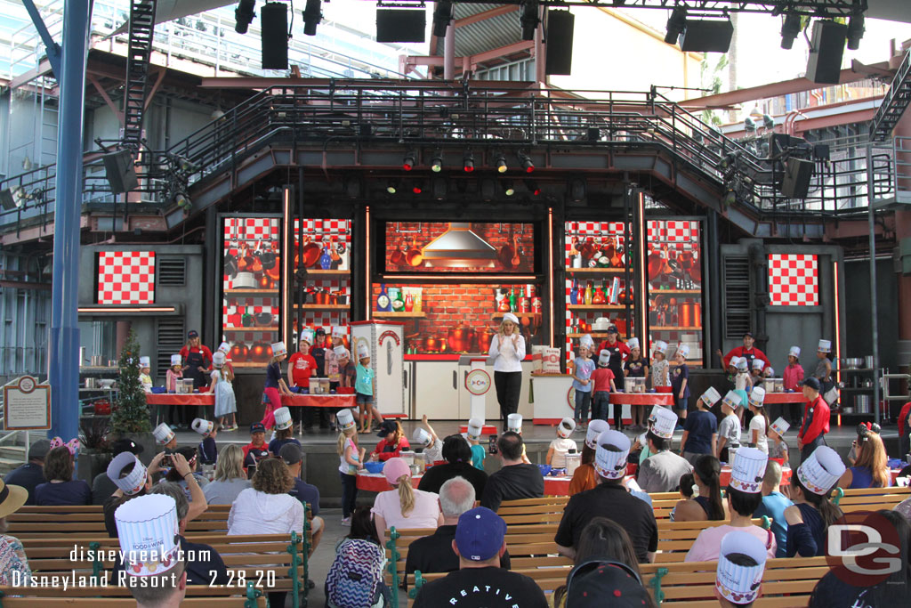 The audience and Jr. Chefs waiting for Goofy.