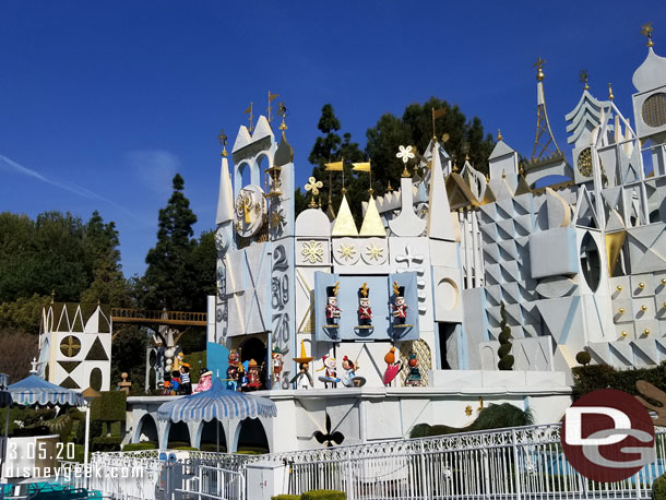 My two young nephews were with us today so we went for a cruise on it's a small world at 9:30am.