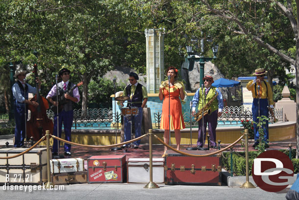 Five and Dime performing in Carthay Circle