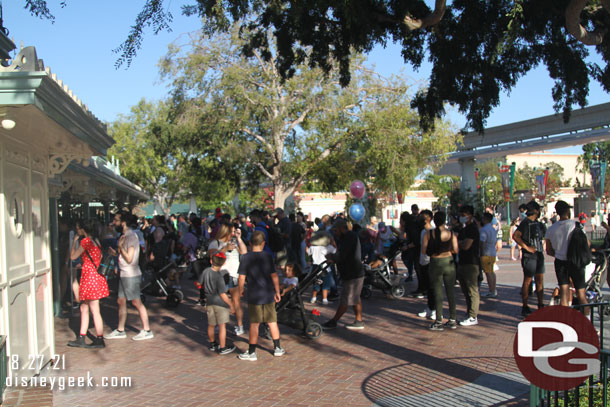 5:40pm - The lines to enter Disneyland are starting to grow.