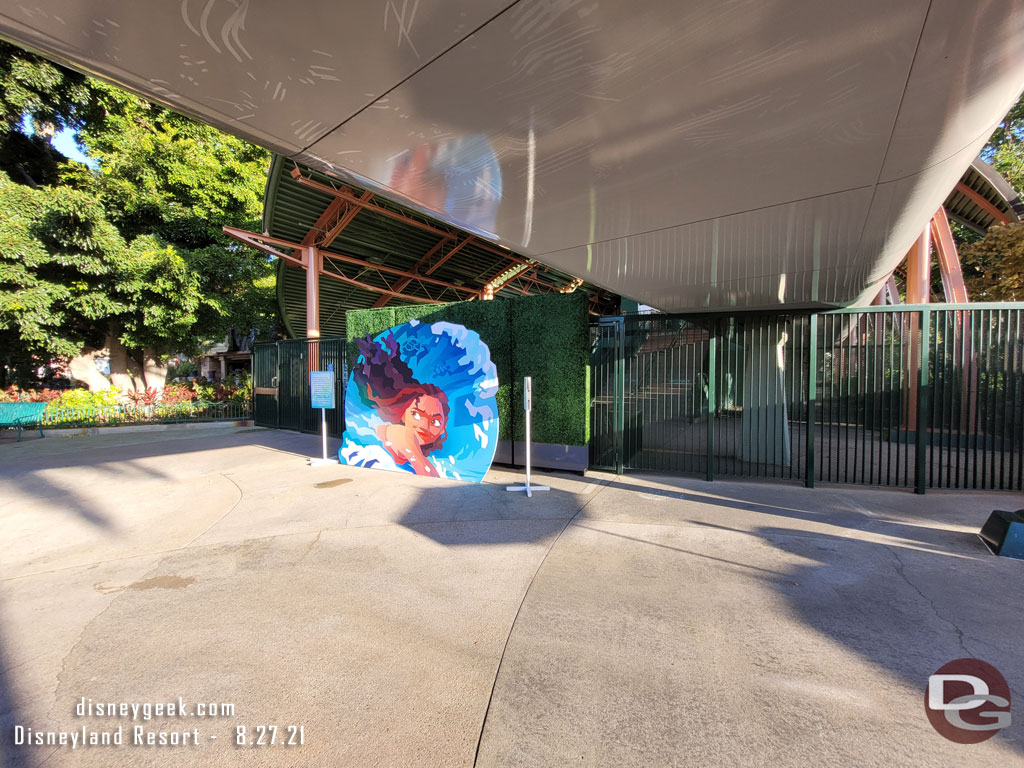 A Moana photo spot near the Monorail station (the Monorail is not in service at this time)