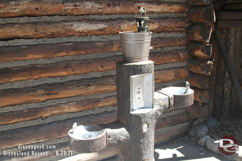 The drinking fountain between Frontierland and Adventureland has been updated and now has a water bottle filling station.