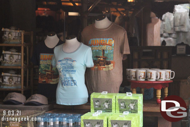 Since we were moving slow a look into the shop at some of the Jungle Cruise merchandise