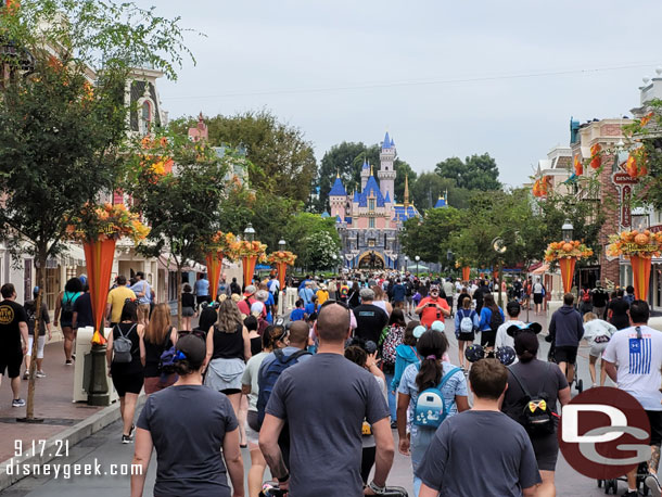 Everyone was making their way up Main Street for the rope drop, this was at 7:53am, 7 minutes until park opening.