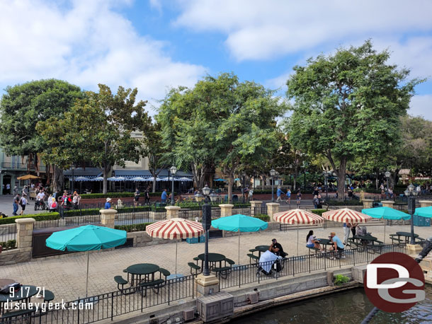 Plenty of seating along the Rivers of America this morning.