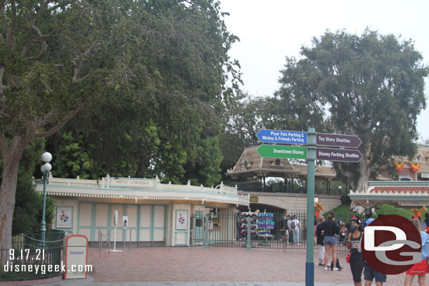 The half of the News Stand outside the parks is the new PhotoPass shop. It is called Photo Concierge.