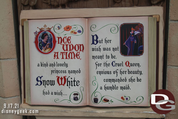 Snow White was so waited about 8 minutes to board.