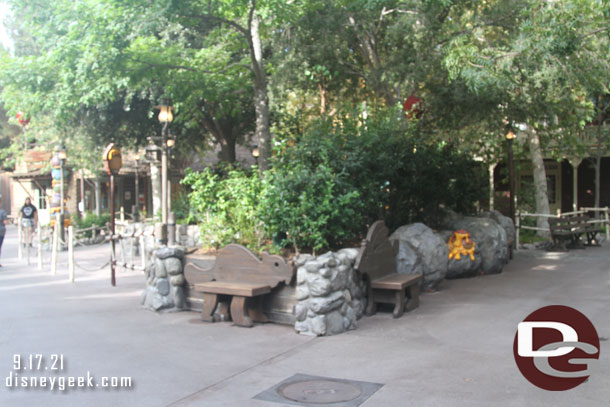 All quiet throughout Critter Country with the stores and meet and greet not open for the day yet.