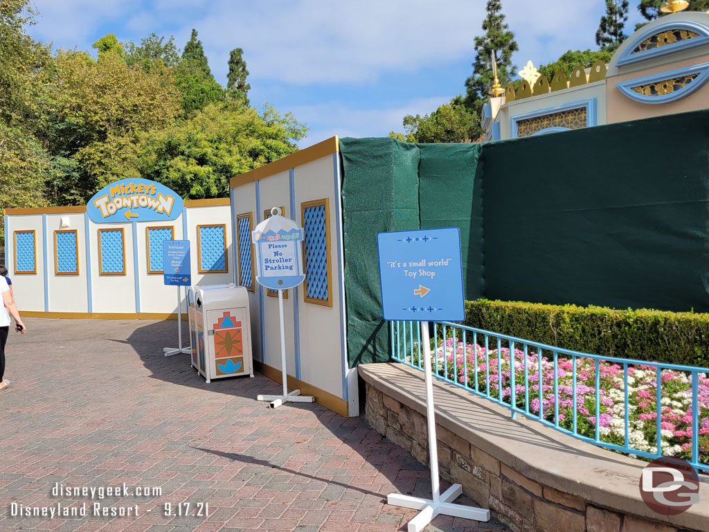 The walls have shifted and cove right up to the gift shop for the pavement project.