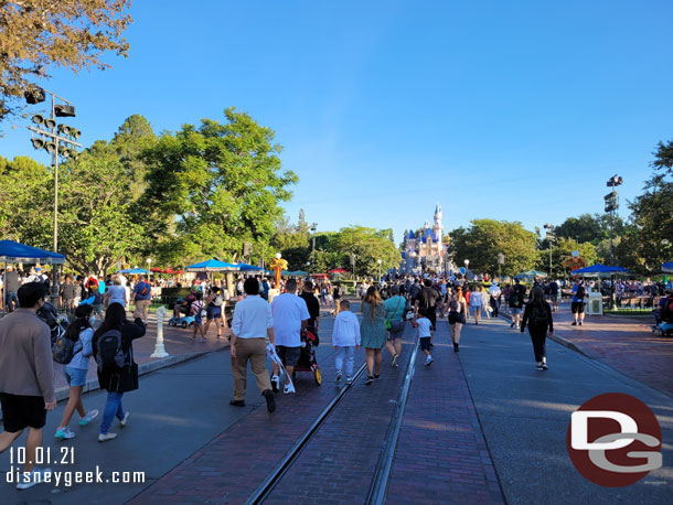 8:00am and the rope drop announcement played and the masses have started to rush into the park and clear out the hub.