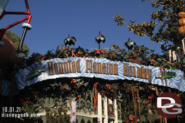 A posted 13 minute wait for Haunted Mansion Holiday, turned out to be about 10.