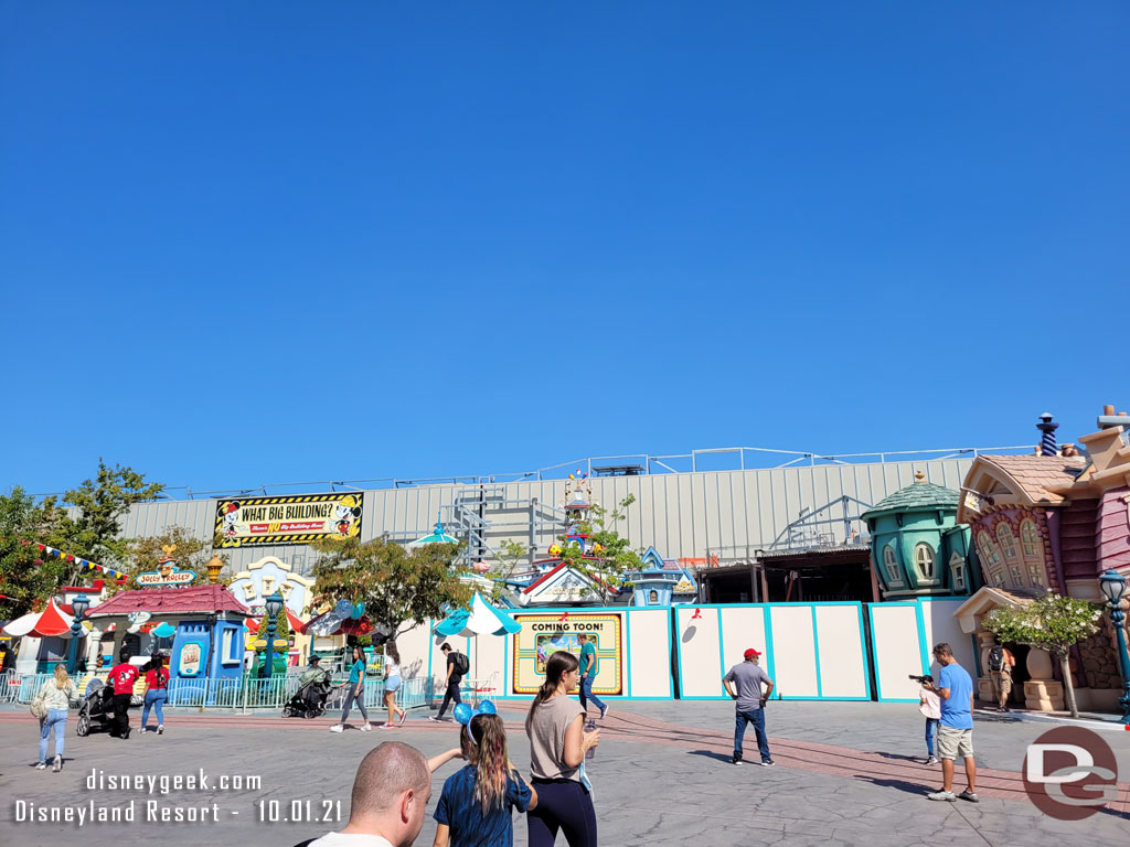 A wide view of the ongoing work.  More steel is in place for the facades.