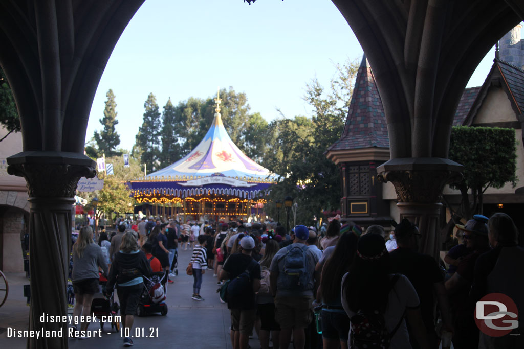 Seems almost everyone that entered Fantasyland was in line for Peter Pan, as usual.