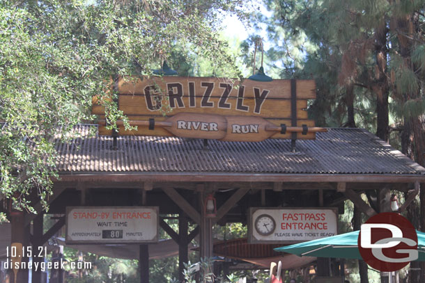 80 minute wait for the Grizzly River Run at 2:24pm. It was just over 90 degrees this afternoon.