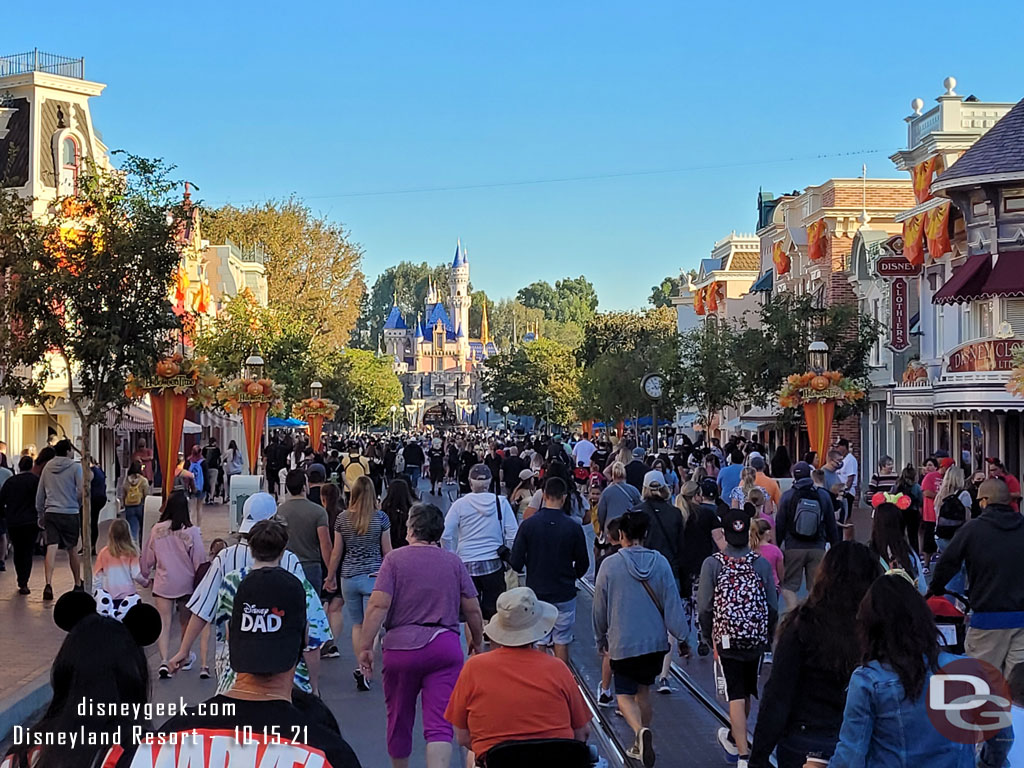 Main StreetUSA a few minutes prior to park opening.