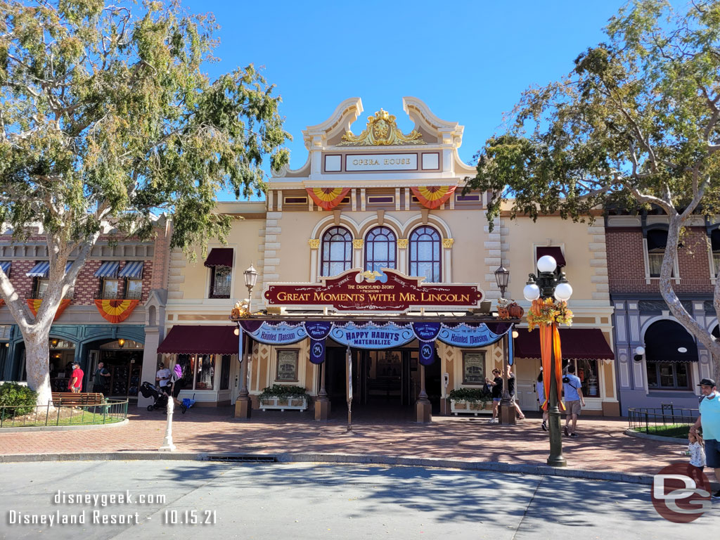 The Disney Gallery Happy Haunts Materialize exhibit has some new additions.. it now guest starts the Muppets with some items from the Muppets Haunted Mansion.