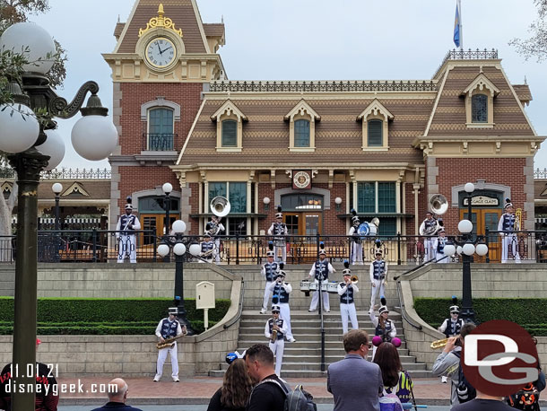 Caught the 1:50pm Disneyland Band performance in Town Square