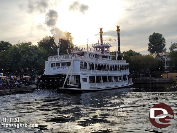 The Mark Twain Riverboat setting off on a cruise.  The upper deck was not in use today. Only the lower two.  Noticed this on a half dozen cruises, so I skipped a ride today (so no Pelican's Landing pictures).