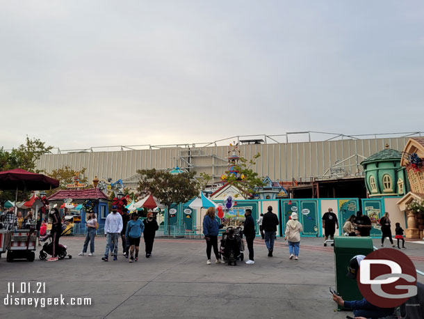 Making my way into Toontown. The large sign is gone from the show building and more supports have been installed.