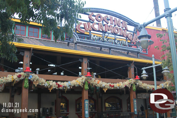 In the Pacific Wharf area Christmas decorations were up at the dining locations.