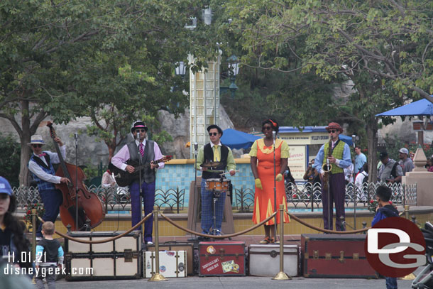 Five & Dime performing in Carthay Circle