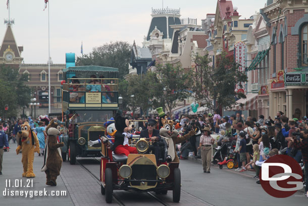 The 2:15pm cavalcade making its way up Main Street USA.