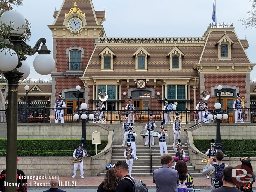 Caught the 1:50pm Disneyland Band performance in Town Square