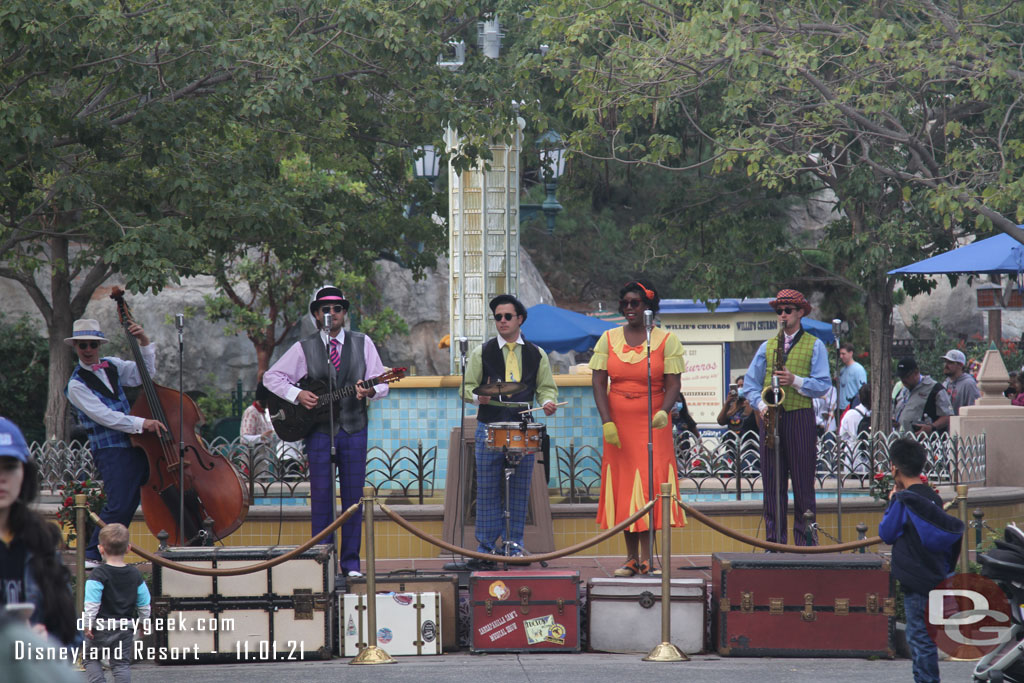 Five & Dime performing in Carthay Circle