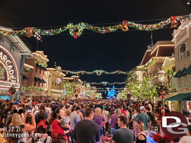 8:40pm - Main Street USA, 20 minutes until fireworks.