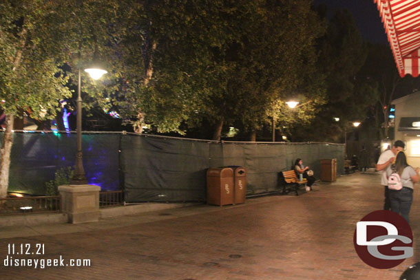 The construction fence facing the Wharf has no scrim on it and is just an ordinary green cover.