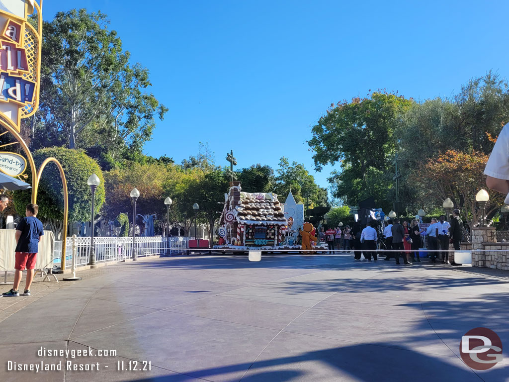 Another media filming location near the parade gate.