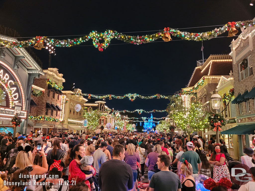 8:40pm - Main Street USA, 20 minutes until fireworks.